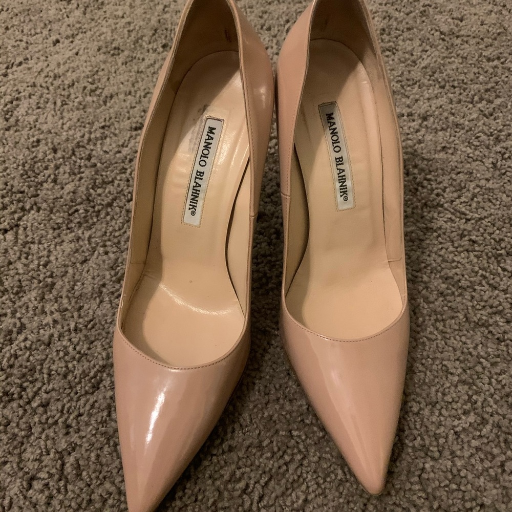 Manolo Blahnik Nude Patent Pump (4 inch heel)
